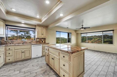 2371 Helen Rd, Fallbrook, CA 92028 photo 3