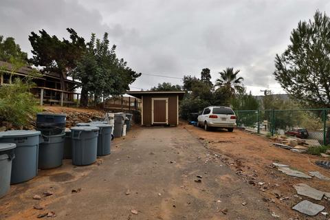 9345 Emerald Grove Ave, Lakeside, CA 92040 photo 8