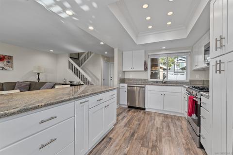 4593 Salem Pl, Carlsbad, CA 92010 photo 2