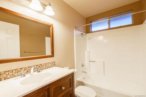 4913 Meadowbrook Dr, Oceanside, CA 92056 photo 20