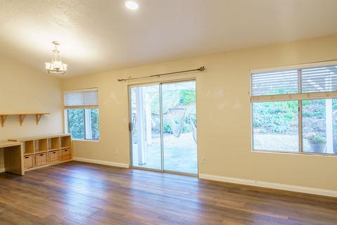 4913 Meadowbrook Dr, Oceanside, CA 92056 photo 17