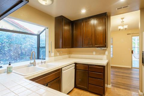 4913 Meadowbrook Dr, Oceanside, CA 92056 photo 10