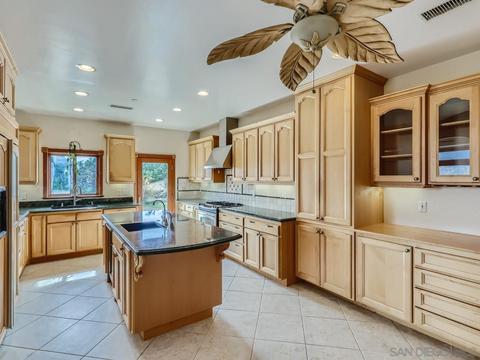 11509 Alba Rosa Dr, Lakeside, CA 92040 photo 6