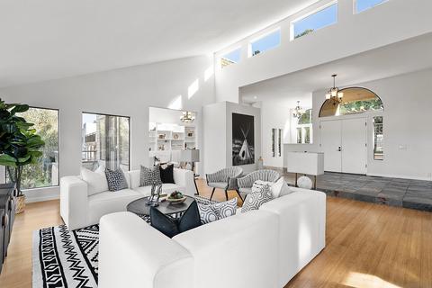 4384 Arcadia Dr, San Diego, CA 92103