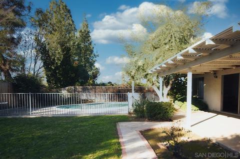 1360 Knoll Rd, Redlands, CA 92373 photo 6