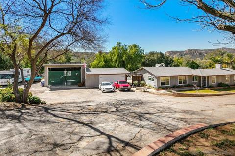 605 Arnold Way, Alpine, CA 91901 photo 2