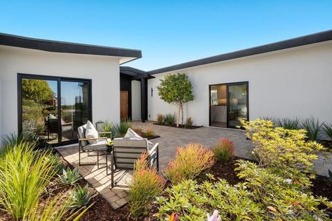 2611 Costebelle Dr, La Jolla, CA 92037 photo 3