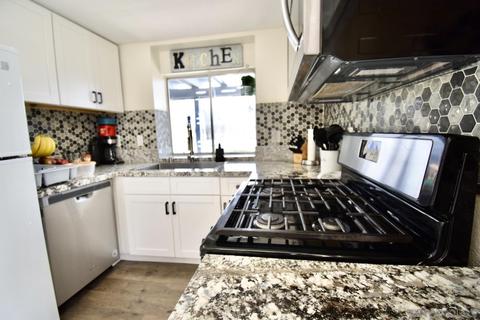 27090 Rainbow Creek Dr, Temecula, CA 92591 photo 4