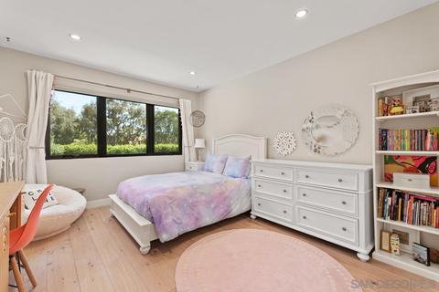 8393 Cliffridge Ln, La Jolla, CA 92037 photo 22