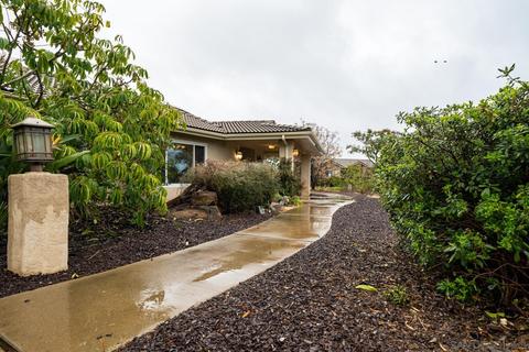 9957 Circa Valle Verde, El Cajon, CA 92021 photo 2