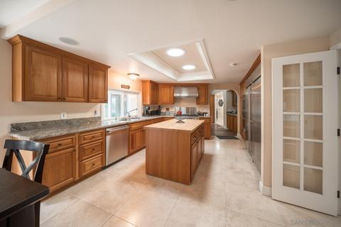 9957 Circa Valle Verde, El Cajon, CA 92021 photo 5