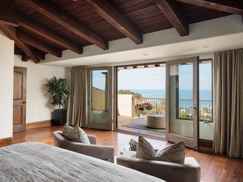 7682 Hillside Dr, La Jolla, CA 92037 photo 6