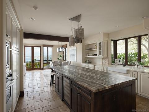 7682 Hillside Dr, La Jolla, CA 92037 photo 11