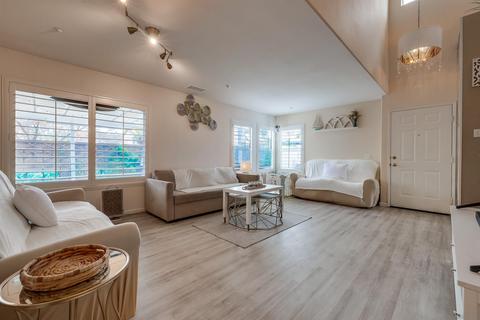 305 Whispering Willow Dr UNIT E, Santee, CA 92071 photo 2