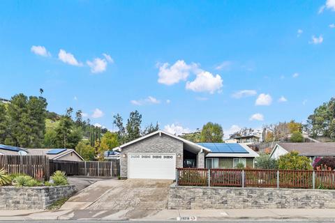 10210 Centinella Dr, La Mesa, CA 91941 photo 1