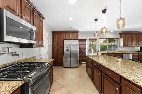 10210 Centinella Dr, La Mesa, CA 91941 photo 9