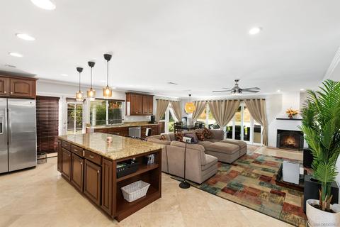 10210 Centinella Dr, La Mesa, CA 91941 photo 7