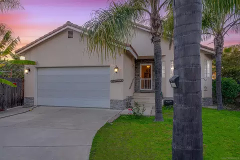 597 Hildale Cir, Vista, CA 92083