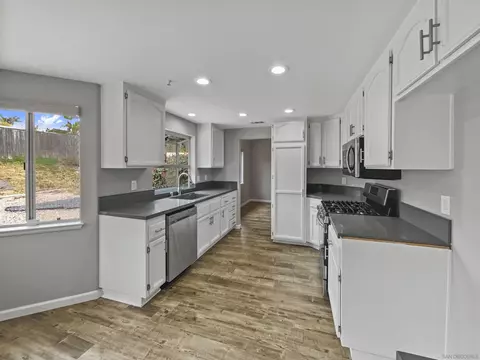 1737 El Aire Pl, Escondido, CA 92026 photo 14