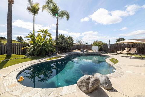 1429 Esperanza Way, Escondido, CA 92027 photo 9