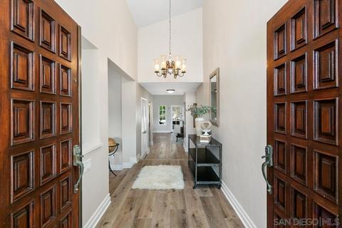 532 Calle De La Paz, Escondido, CA 92029