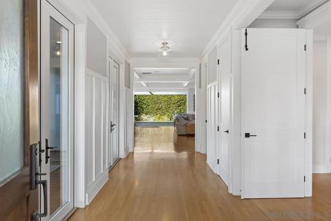 868 J Ave, Coronado, CA 92118 photo 4