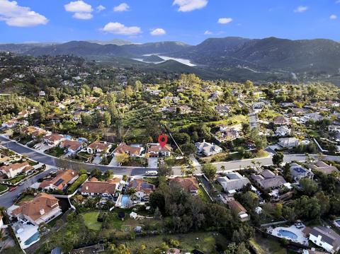 1897 Hamilton Ln, Escondido, CA 92029 photo 3