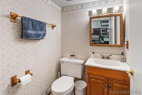 10030 Santana Ranch Ln, Santee, CA 92071 photo 16