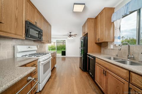 4047 Thomas St, Oceanside, CA 92056 photo 8