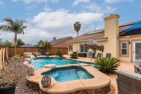 330 Del Flora St, Oceanside, CA 92058 photo 3