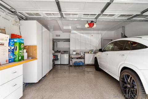 8112 Gilman Ct, La Jolla, CA 92037 photo 42