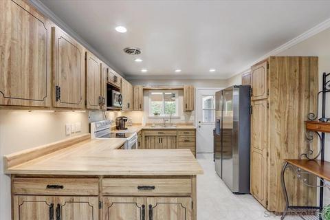 7985 Michelle Dr, La Mesa, CA 91942 photo 3