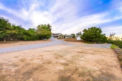 16740 Adrienne Way, Ramona, CA 92065 photo 2