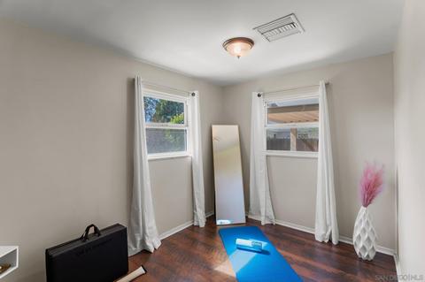 245 Bond St, Redlands, CA 92373 photo 17