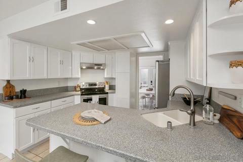 6992 Batiquitos Dr, Carlsbad, CA 92011 photo 13
