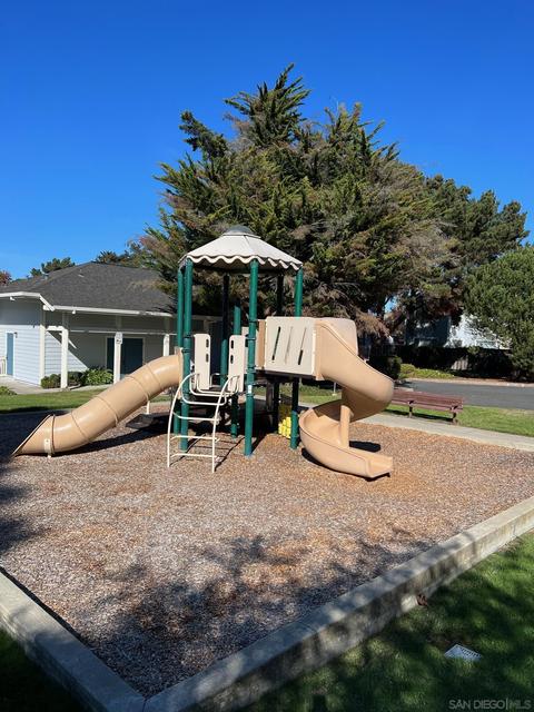 415 Dohrmann Ln, Pinole, CA 94564 photo 29