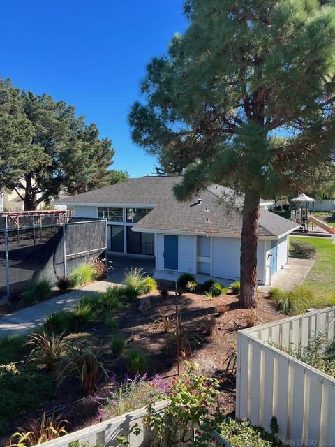415 Dohrmann Ln, Pinole, CA 94564 photo 3