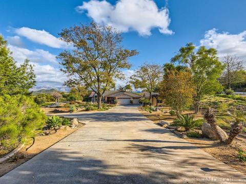 2702 Luelf St, Ramona, CA 92065 photo 1