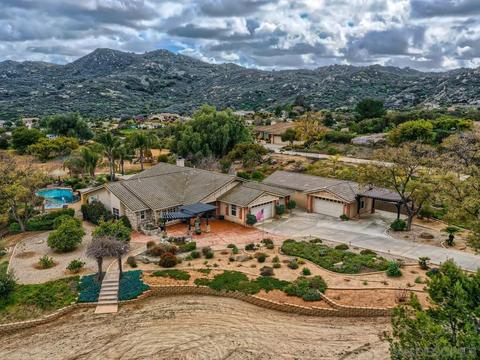 2702 Luelf St, Ramona, CA 92065 photo 2