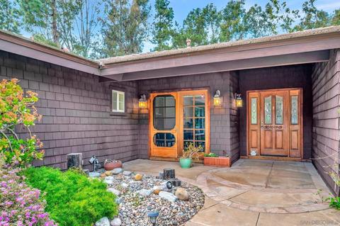 839 Mimosa Ave, Vista, CA 92081