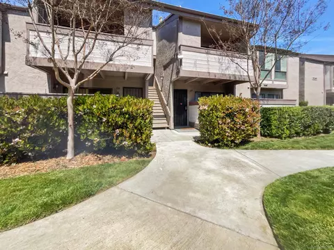 9249 Village Glen Dr #207, San Diego, CA 92123