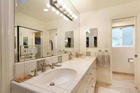 8675 Cliffridge Ave, Laj, CA 92037 photo 18