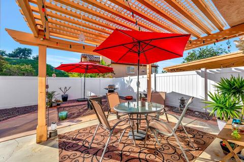 1033 Gallery Dr, Oceanside, CA 92057 photo 4