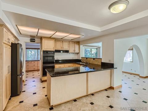5565 Bahia Ln, La Jolla, CA 92037 photo 8