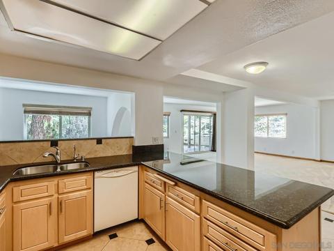 5565 Bahia Ln, La Jolla, CA 92037 photo 9