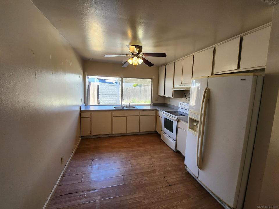  2017 Crofton, Spring Valley, CA 91977 photo 6