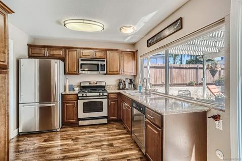 10035 Gem Tree Way, Santee, CA 92071 photo 9