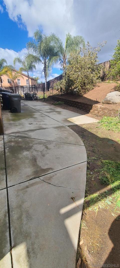 1192 Viking Pl, Escondido, CA 92027 photo 3