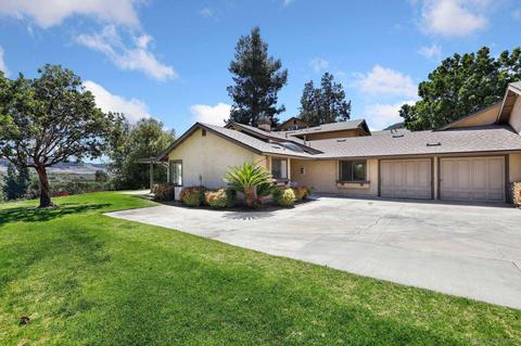 1666 Pala Lake Dr, Fallbrook, CA 92028 photo 2