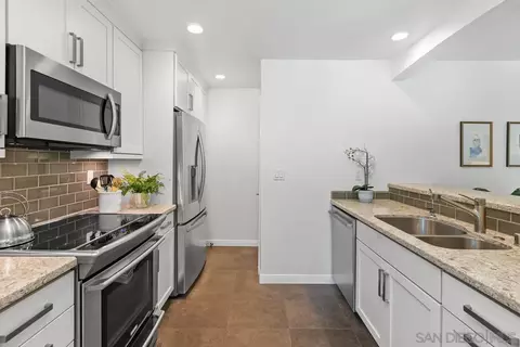 8272 Gilman Dr #24, La Jolla, CA 92037 photo 3